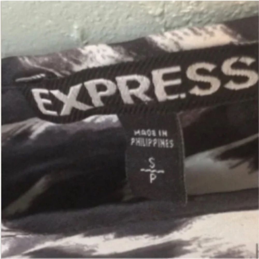Express Printed Blouse - Picture 5 of 5